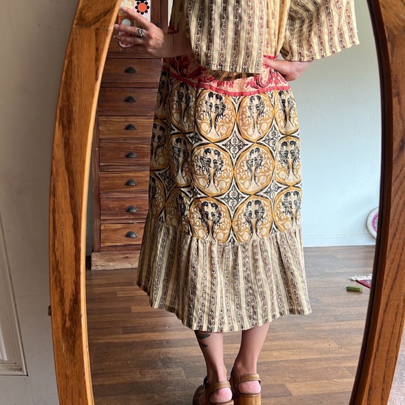Ramona Rull New York
70s/80s Bohemian
Hand block printed
Mirror work dress - Picture 6 of 6